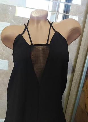 Нарядное маленькое чёрное платье