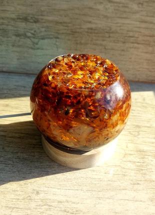 Янтарный светильник ночник, настольная лампа из янтаря