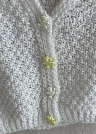 Кардиган дитячий вʼязаний білий светр на ґудзиках для дівчинки 6-12 міс кофта на ґудзиках біла дитяча3 фото
