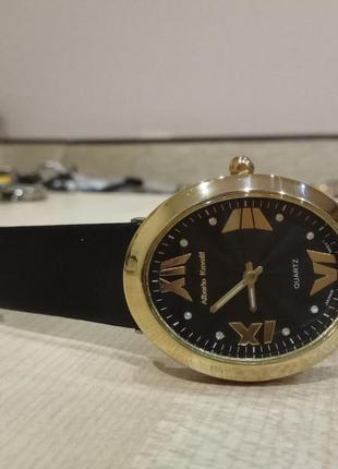 Стильные женские часы известного итальянского бренда. оригинал.