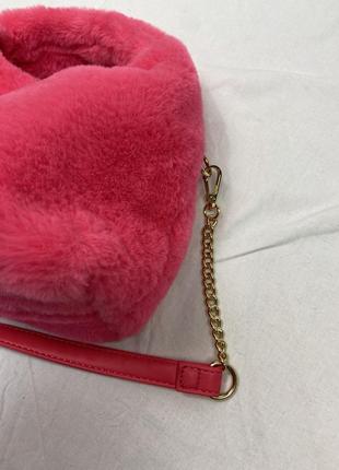 Пухнаста яскрава рожева сумочка9 фото