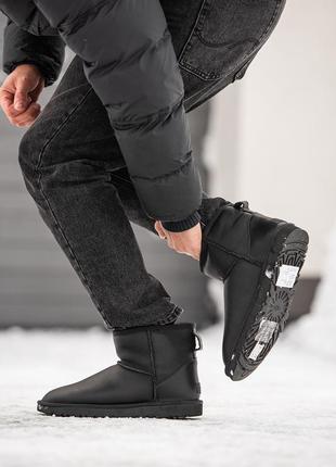 Жіночі уггі ugg classic mini black v2 / smb