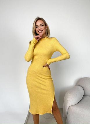 Ангоровое однотонное платье в рубчик с разрезом желтый р. 42-48