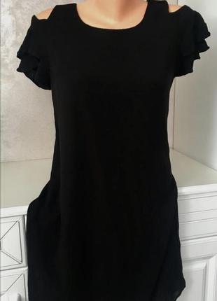 Брендовое летнее чёрное платье с открытыми плечами