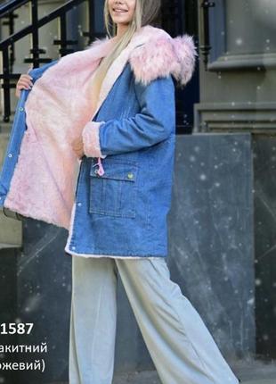 Зимняя (еврозима) женская джинсовая куртая парка с меховым капюшоном, на меховой подкладке (не снимается)