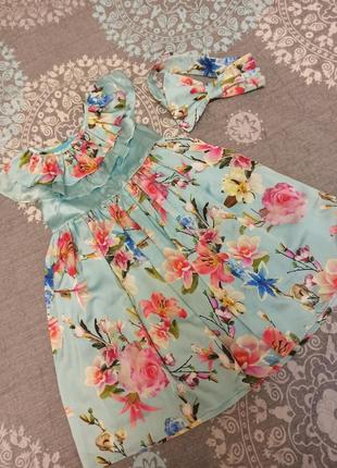 Продам нарядное платье 4-5 лет