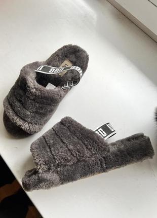 Ugg шлепанцы из натурального меха овцы оригинал в новом практически состояние обуты раза 3 всего , размер 38 24,5 см9 фото