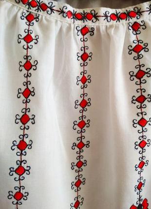 Блуза батистовая в национальном стиле2 фото