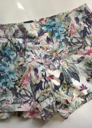 Zara basic короткие цветные шорты / яркий цветочный принт