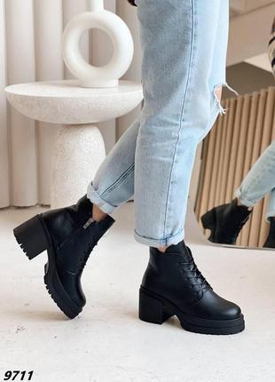 Жіночі чорні черевики ботильйони зимові з натуральної шкіри8 фото