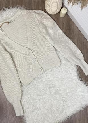 Молочный кардиган