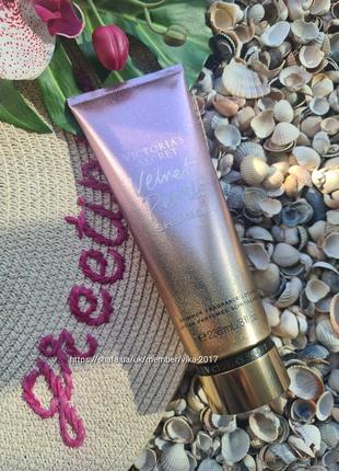 Парфумований лосьйон з шиммером velvet petals victoria's secret