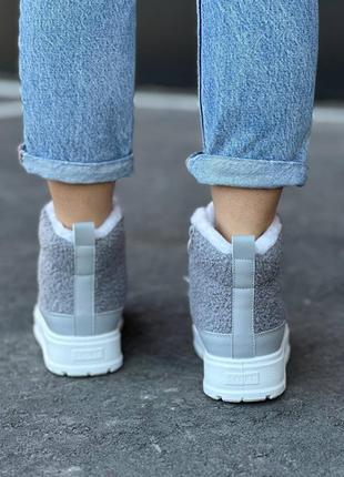 Модні жіночі кросівки зимові хутро