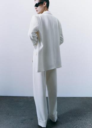Блейзер пиджак zara белый женский с подвернутыми рукавами жакет4 фото