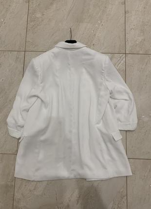 Блейзер пиджак zara белый женский с подвернутыми рукавами жакет10 фото