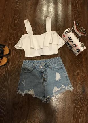 Світлий укорочений топ блуза волан фірми new look
