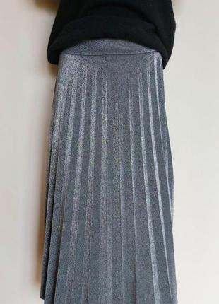 Стильная серебристая юбка миди, плиссе2 фото