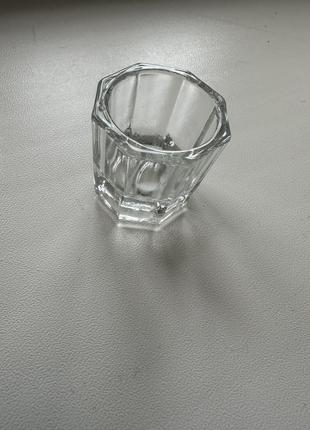 Скляний стакан