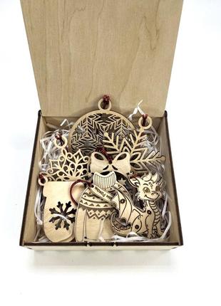 Набор новогодних игрушек в подарочной коробочке 6шт + символ года дракончик(0000204)