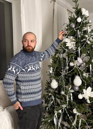 Чоловічий светр із воротом гольф новорічний синій