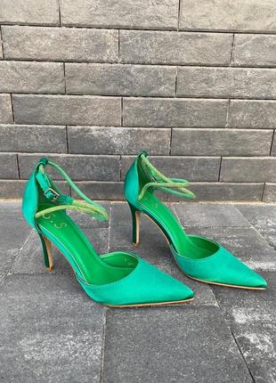 Туфлі зелені