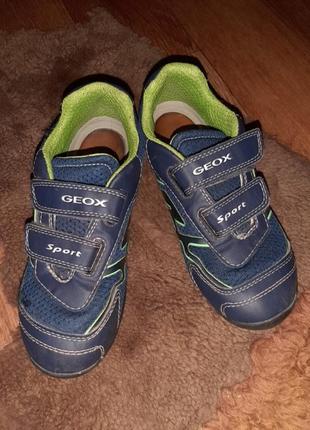 Кроссовки детские.   33 размер geox