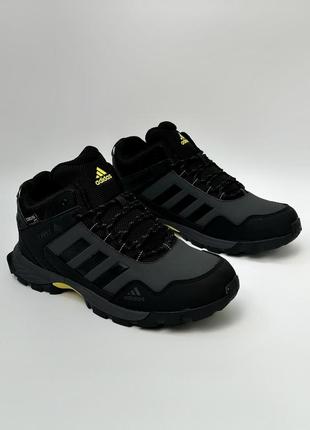 Зимові кросівки adidas terrex з хутром (gore tex)1 фото