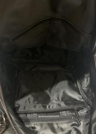 Жіночий рюкзак із мʼякої натуральної шкіри5 фото