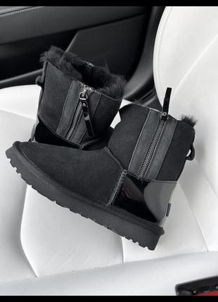 Ugg mini black lacquer 2 zip