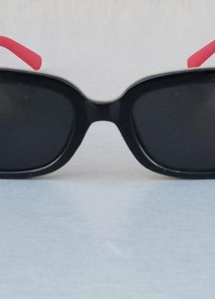 Очки valentino женские солнцезащитные узкие черные с красными дужками2 фото