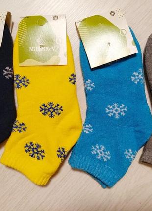 Махрові дитячі та жіночі шкарпетки mileskov сніжинки різні кольори3 фото