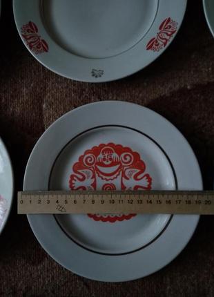 Керамические тарелки тарілки 20 см с красным узором и позолотой ссср 9 шт * состояние отличное, хран4 фото