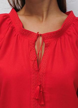 Стильная женская вышиванка красного цвета вышита красными нитями гладью5 фото