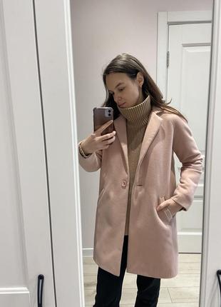 Розовое пальто на пуговице в размере s3 фото