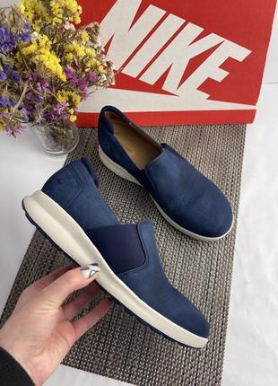 Оригинальные кожаные слипоны clarks