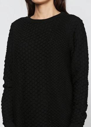 Джемпер, кофта, светр в чорному кольорі з рельєіної  шерстяної тканини від &other stories3 фото