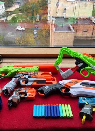 Набор игрушечного оружия, амуниции и бластеров hasbro nerf 11 в 1