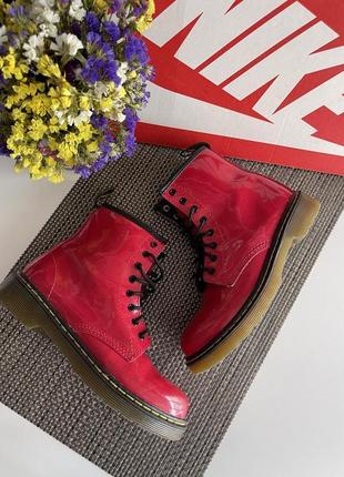 Оригинальные лакированные ботинки dr. martens1 фото