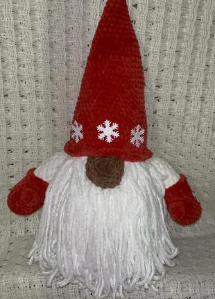 Вязаный рождественский гномик под елку, аммигуруми