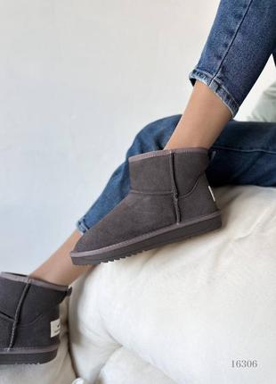 Жіночі уггі з натуральним хутром