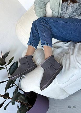 Жіночі уггі з натуральним хутром