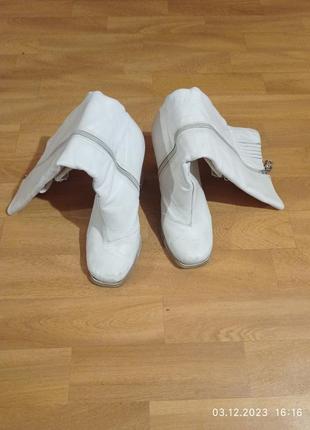 Белые женские кожаные сапоги размер 39,по стельке 25,5 см.3 фото