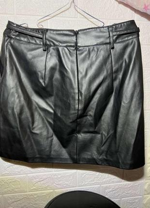 Стильная юбка - эко кожа с карманами- размер м2 фото