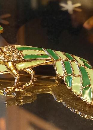 Вінтажна брошка з емалью та кристалами. американський вінтаж.