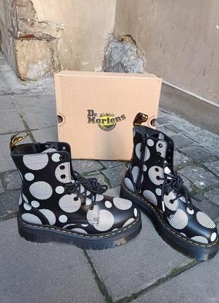 Ботиночки на платформе dr. martens ботинки 26882009 jadon zip black polka dot smooth