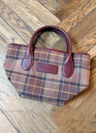 Женская сумка barbour в шотландскую клетку  tartan mini tote bag