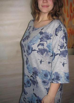 Серое платье с синими розами3 фото