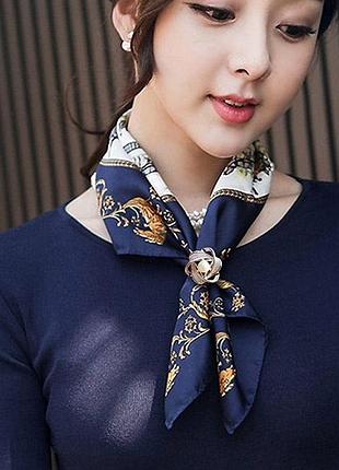 Брошь на шарф