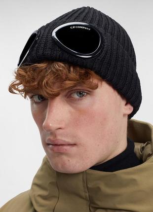Шапка черная вязаная женская мужская c.p. company с линзами шапка унисекс зимняя сп компани