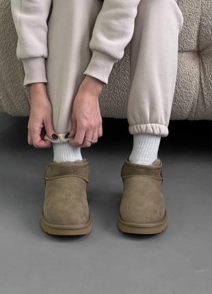 Женские угги коричневый ugg classic 2 ultra mini beige6 фото